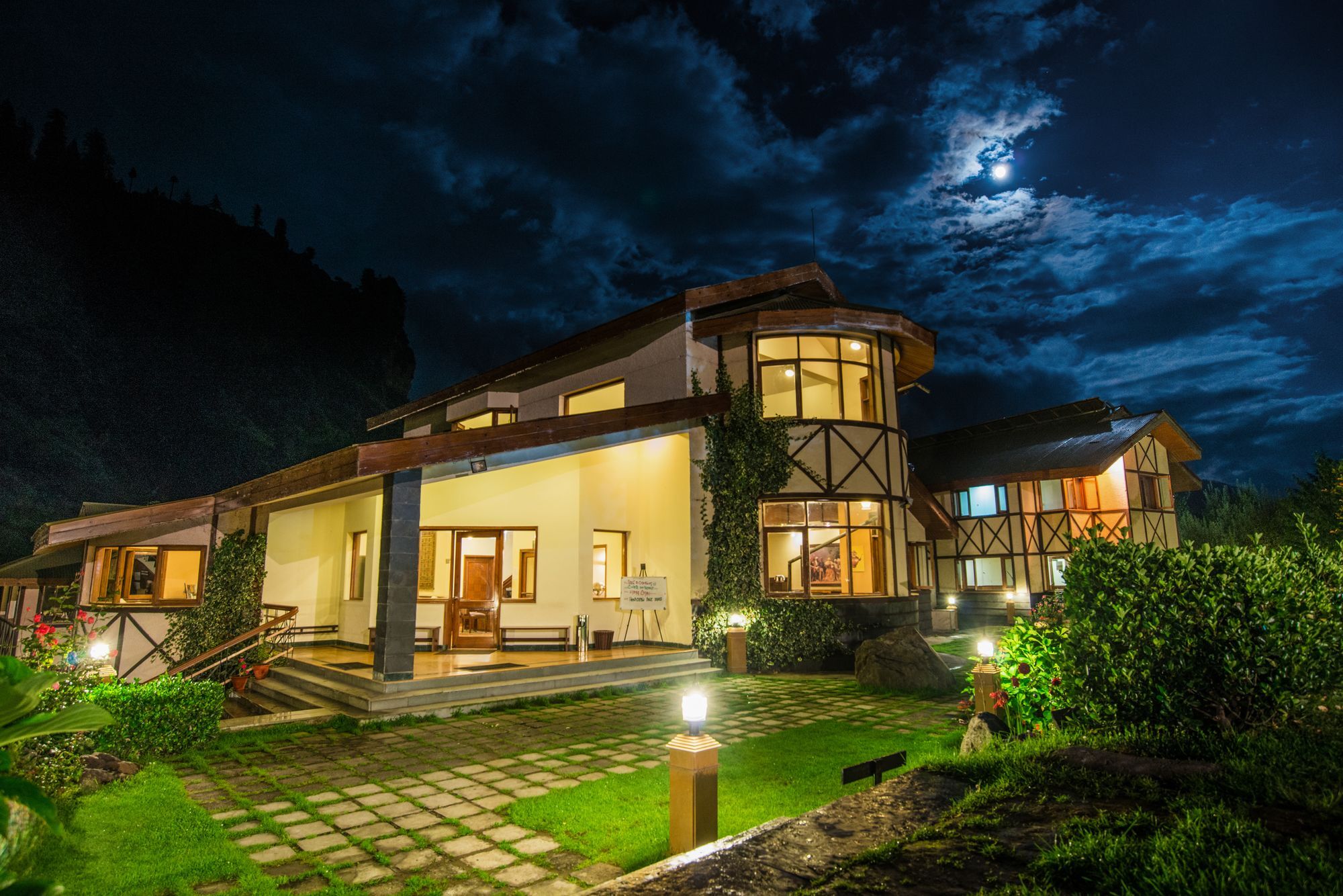 Solang Valley Resort Palchān Exteriör bild