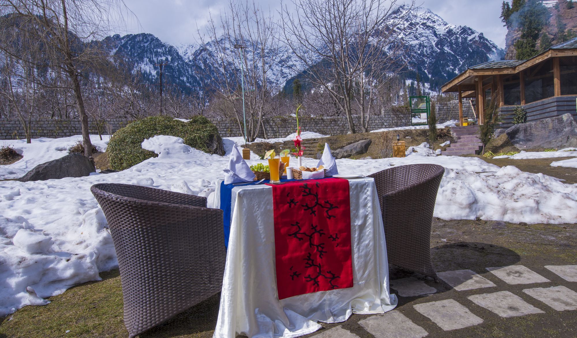 Solang Valley Resort Palchān Exteriör bild