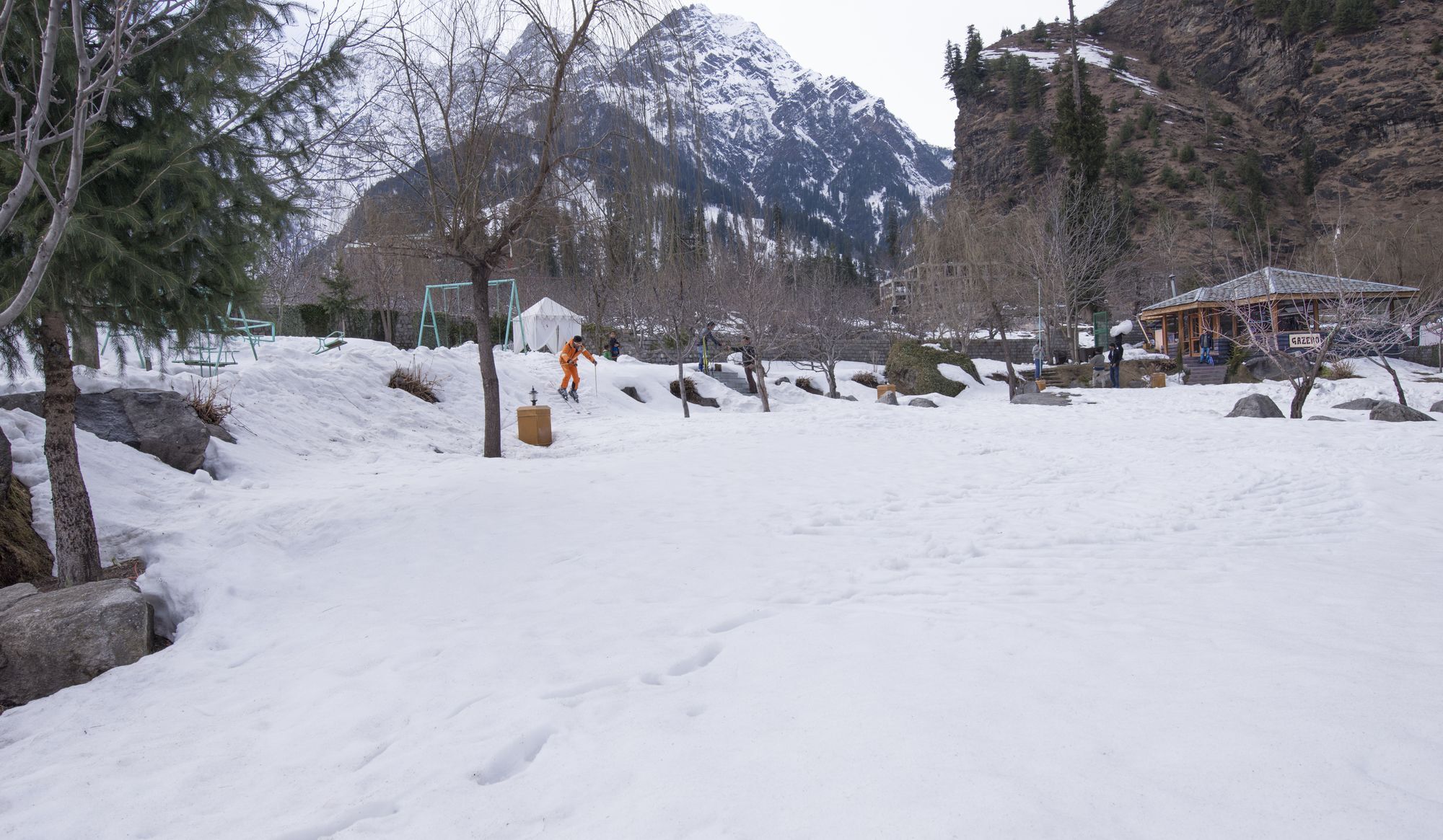 Solang Valley Resort Palchān Exteriör bild