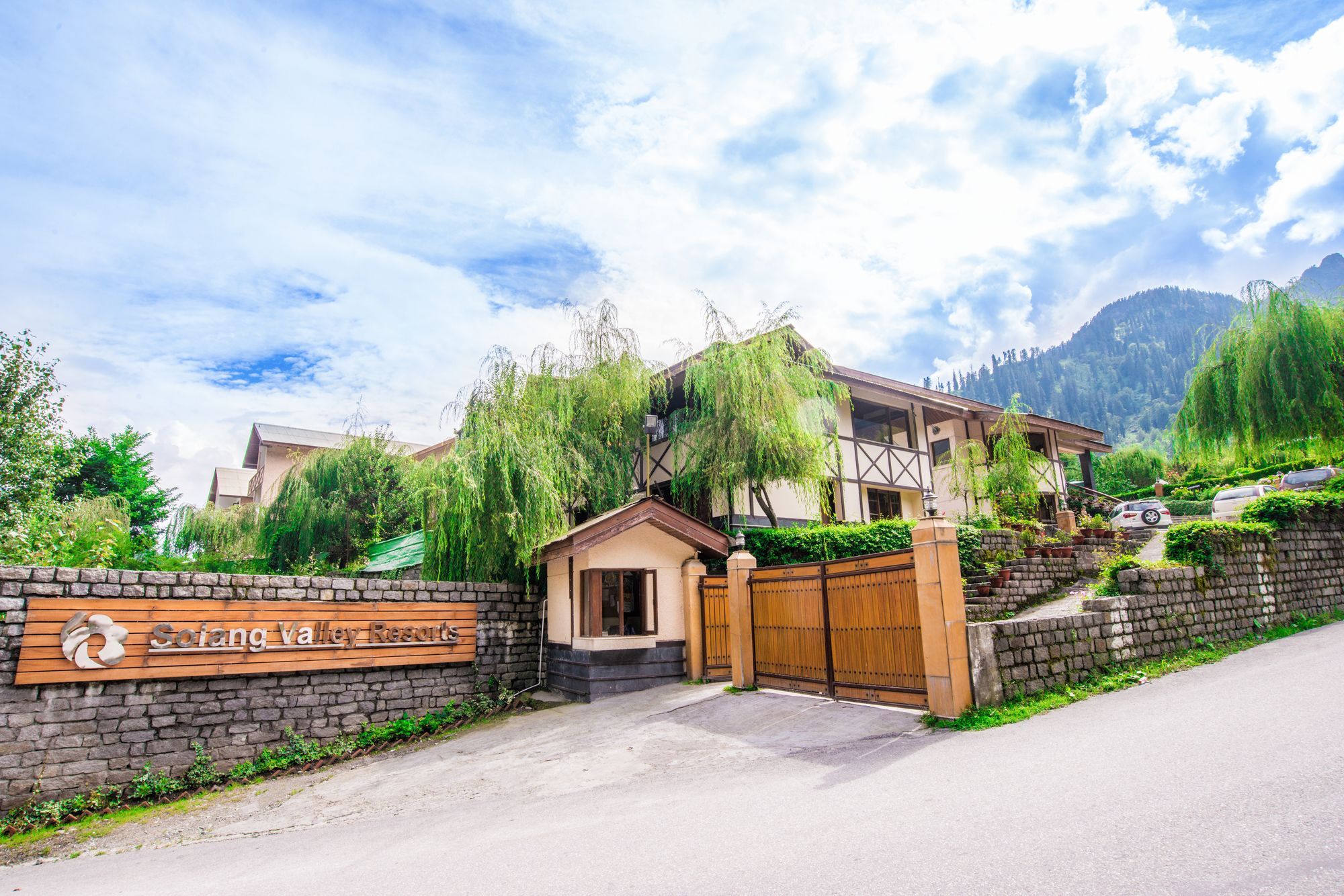 Solang Valley Resort Palchān Exteriör bild